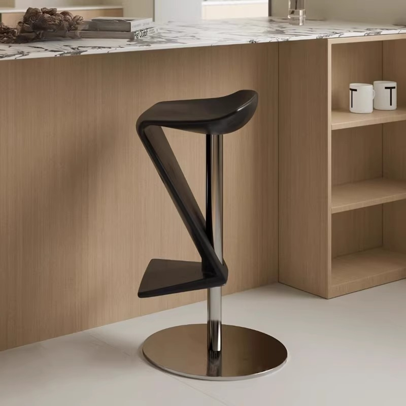 Outdoor Furniture Italian - كرسي بار بتصميم إيطالي، قطعة ديكور